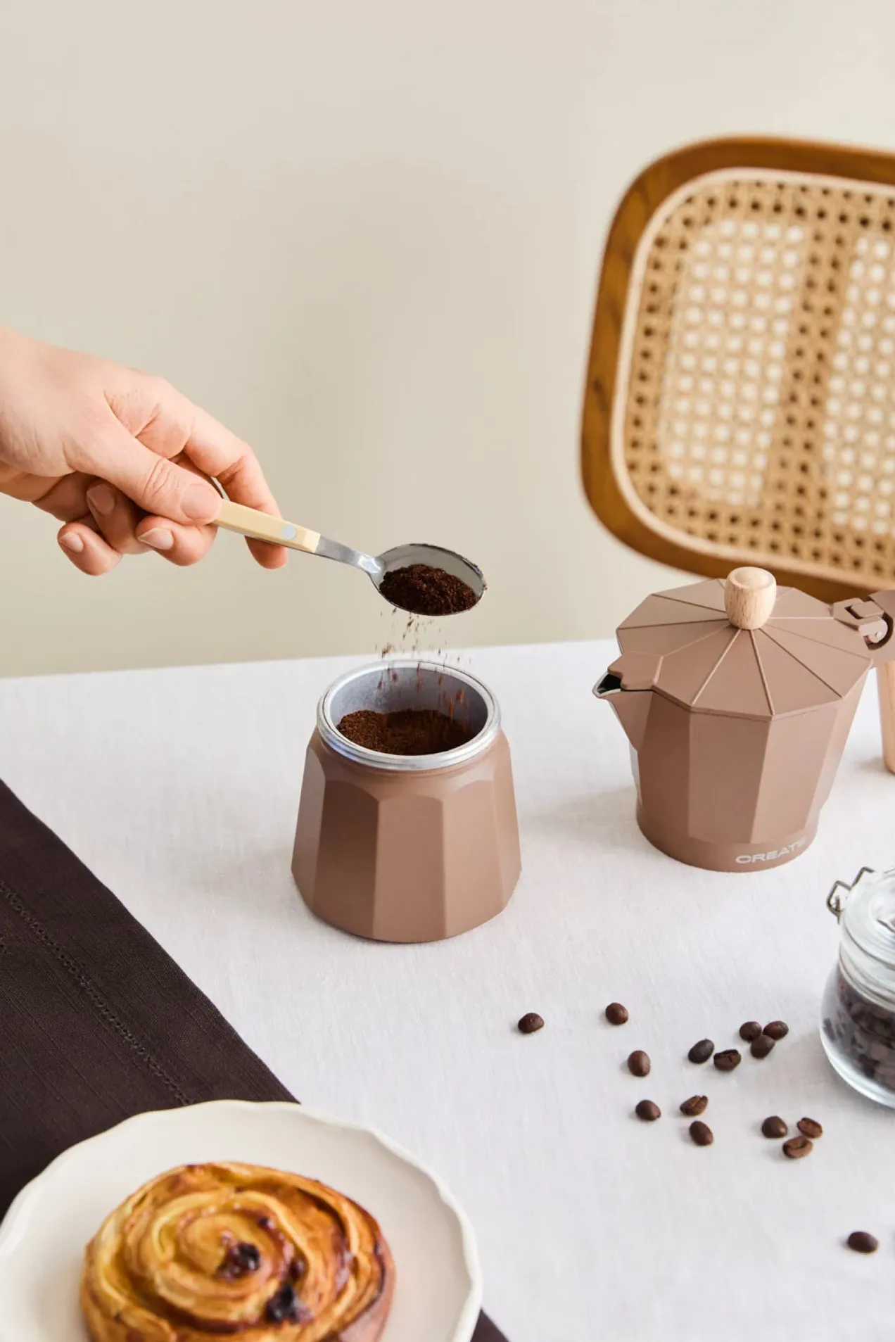 Thera Moka Retro Coffee Maker position: 5