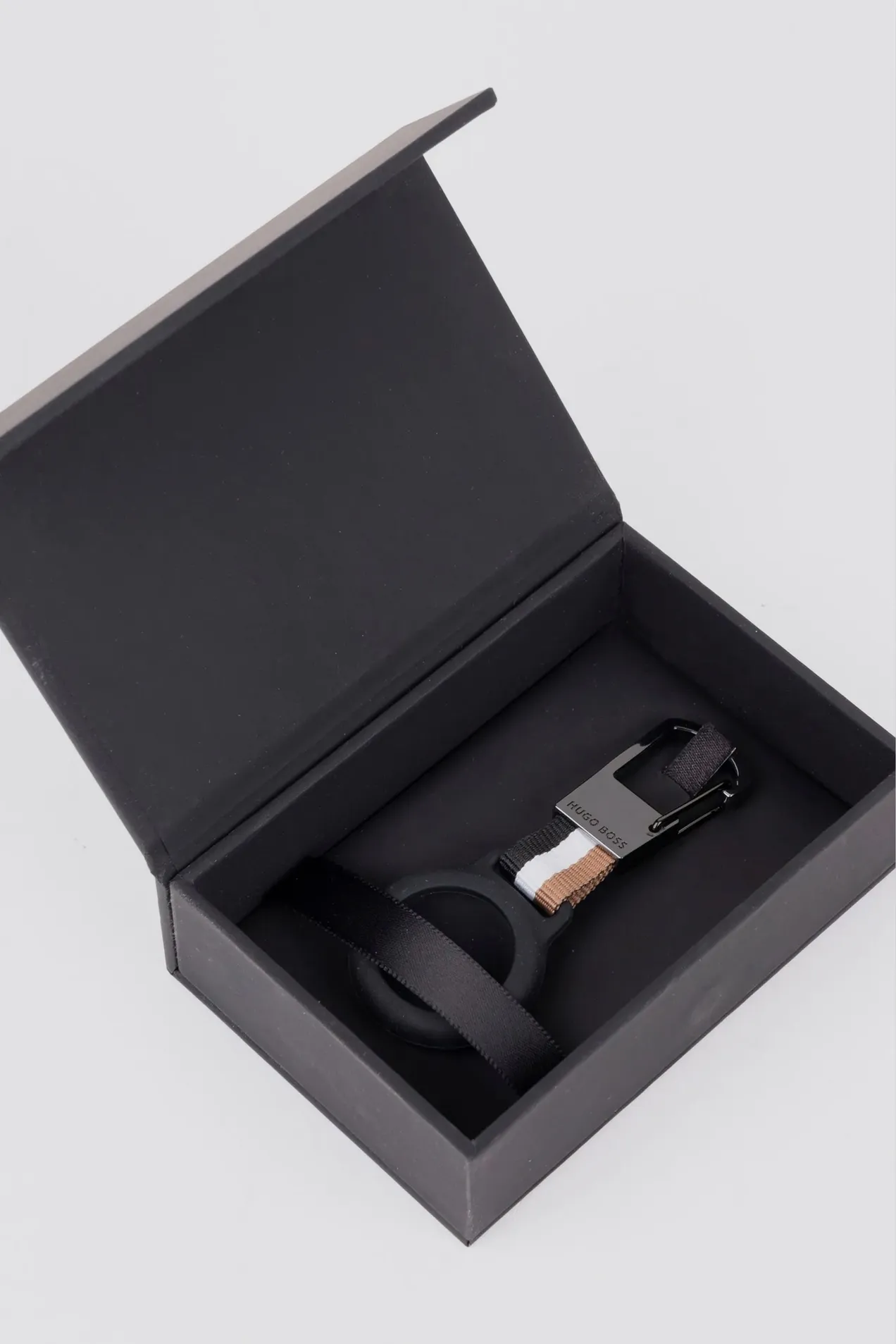 Hugo Boss Key Ring with AirTag holder Iconic position: 4
