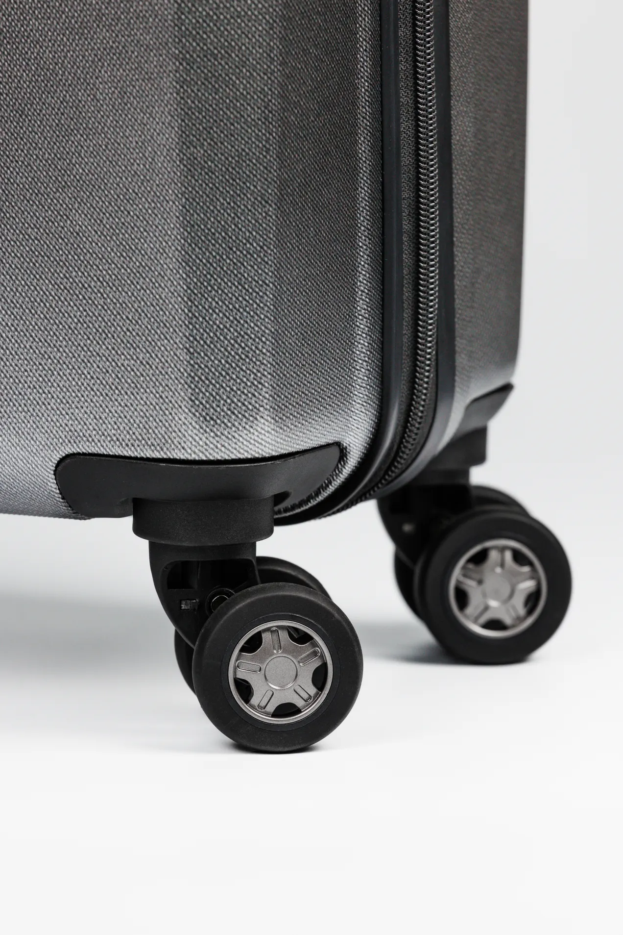 Hugo Boss Suitcase Gleam position: 8