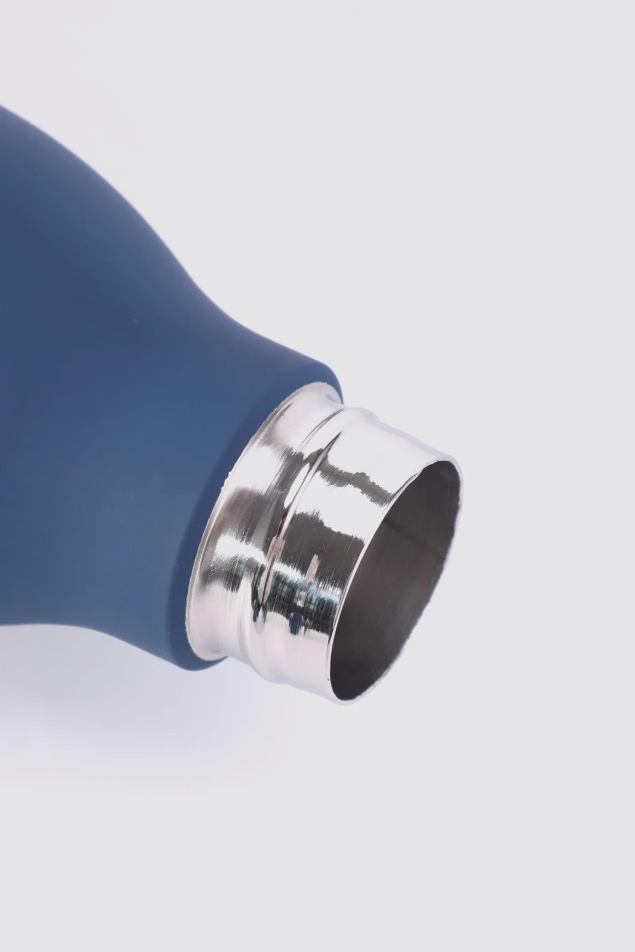 branded Rubber-Coated Vacuum Bottle with Silicone Loop 550 ml