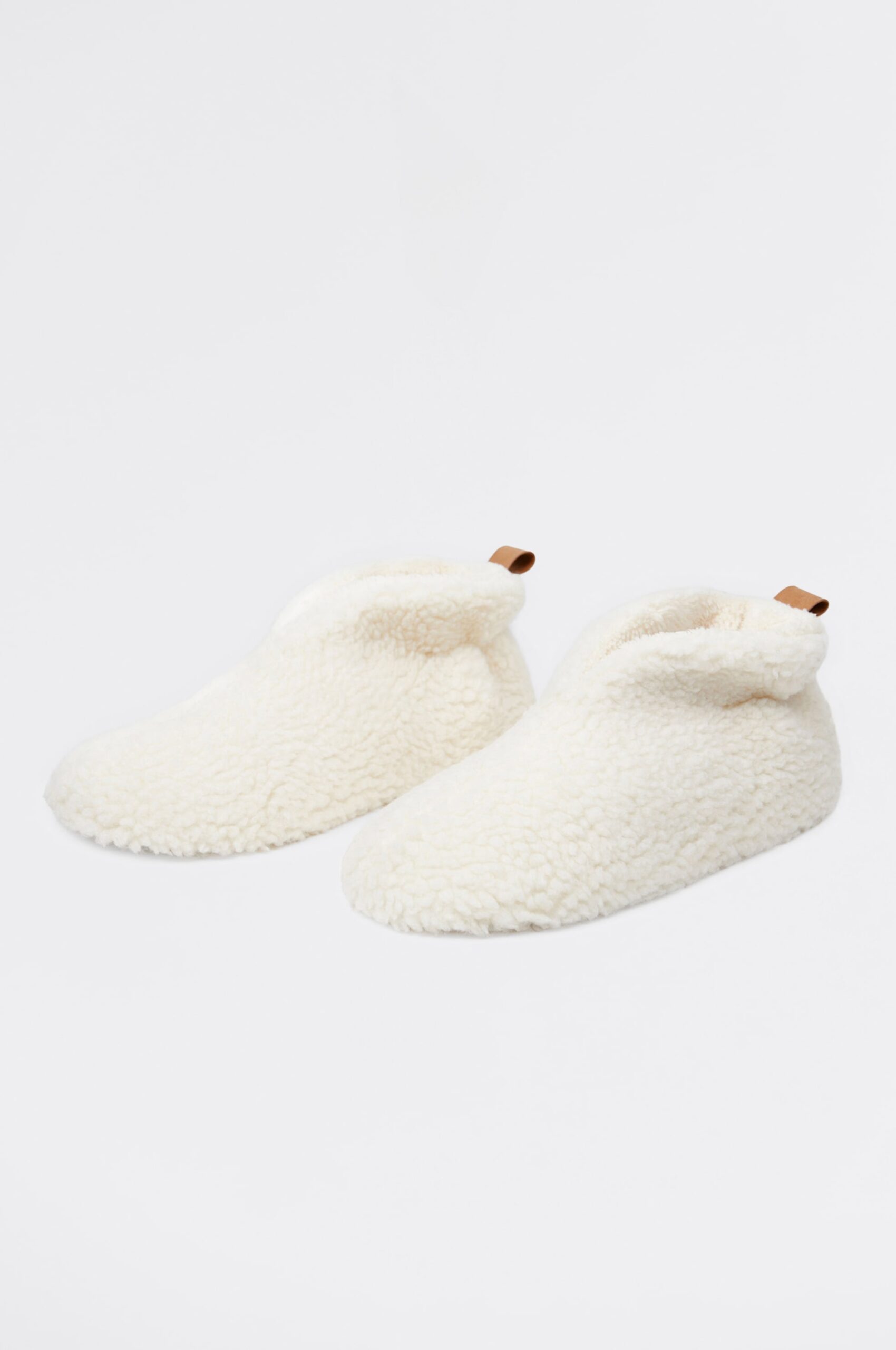 Eco-fur slippers