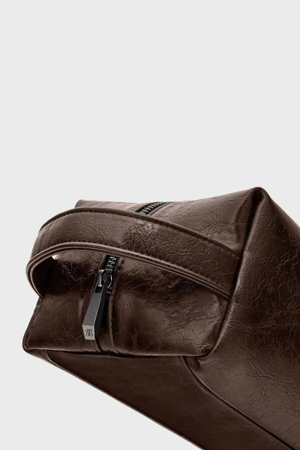 Cerruti 1881 Hudson Toiletry Bag position: 4