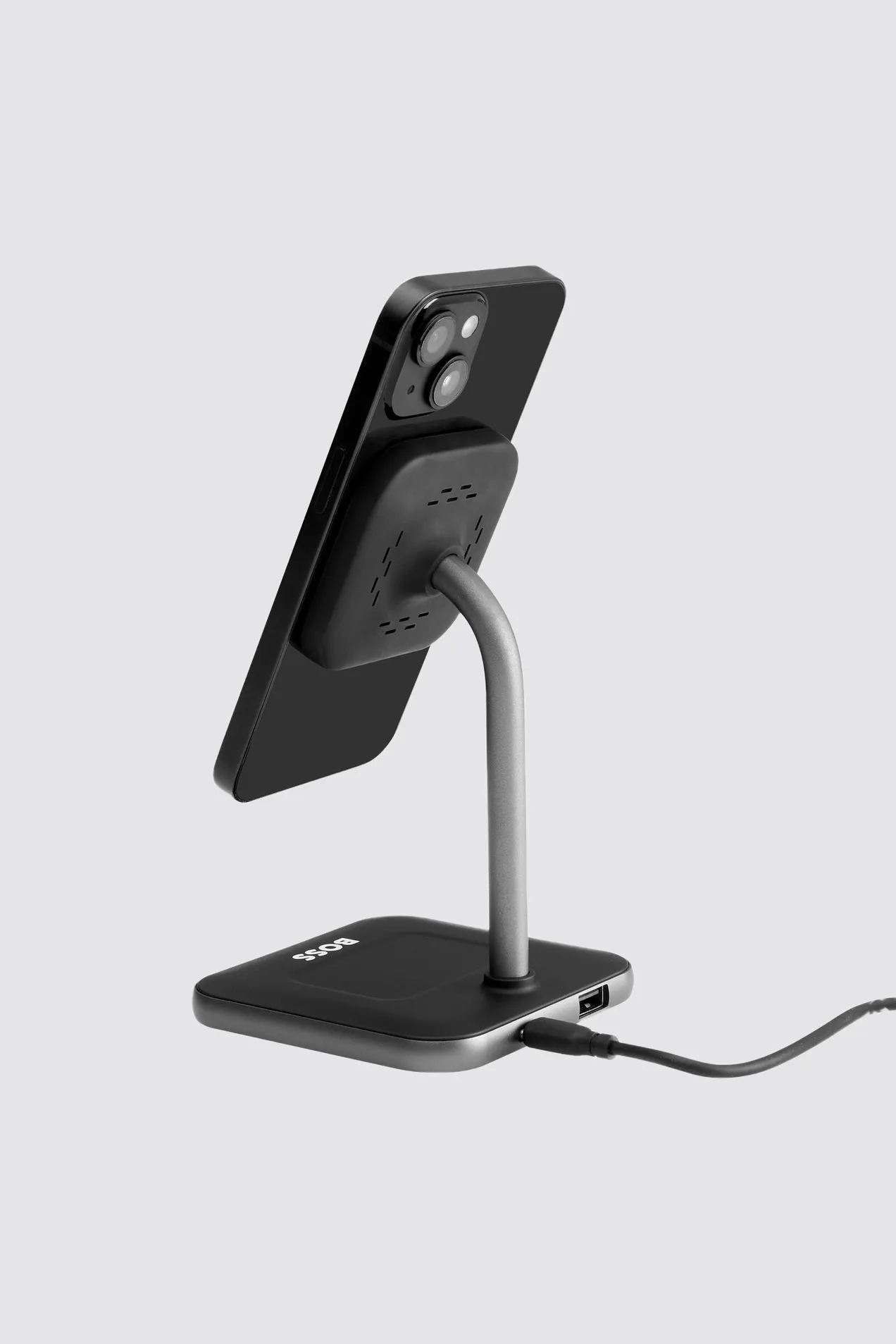 Hugo Boss Wireless charger Arche position: 4