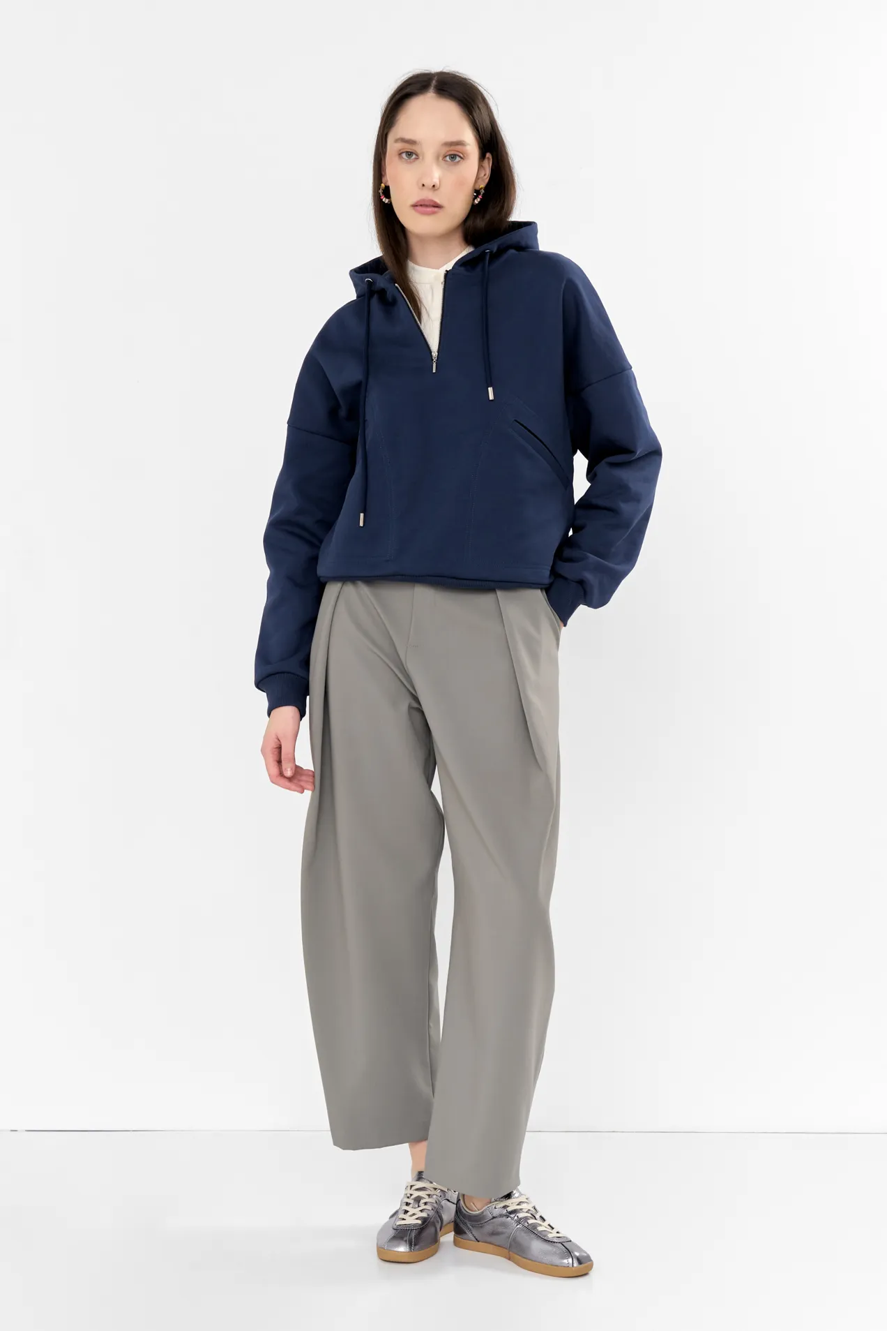 Hoodie Zip Neck position: 4