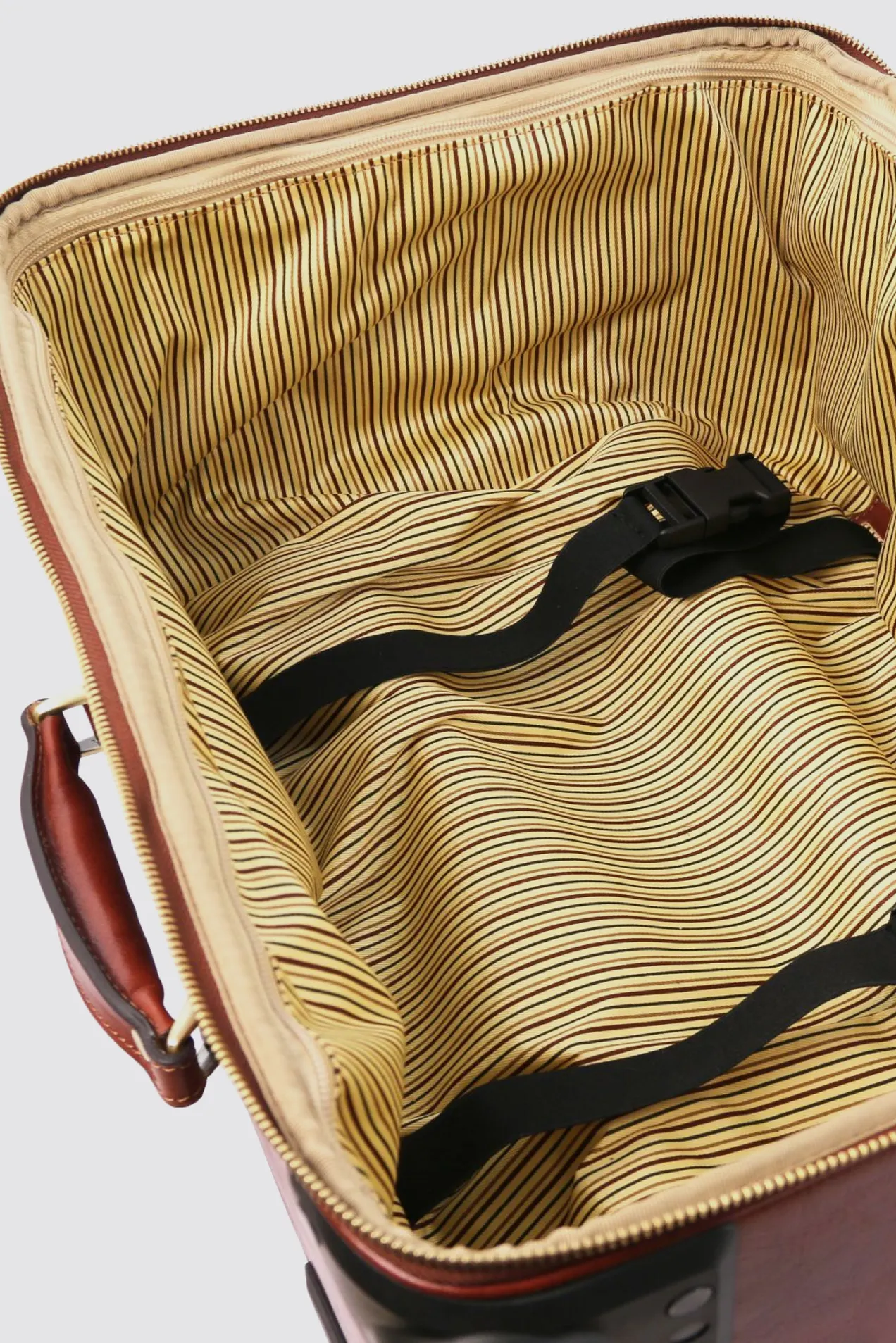 TL Voyager Leather Trolley position: 6