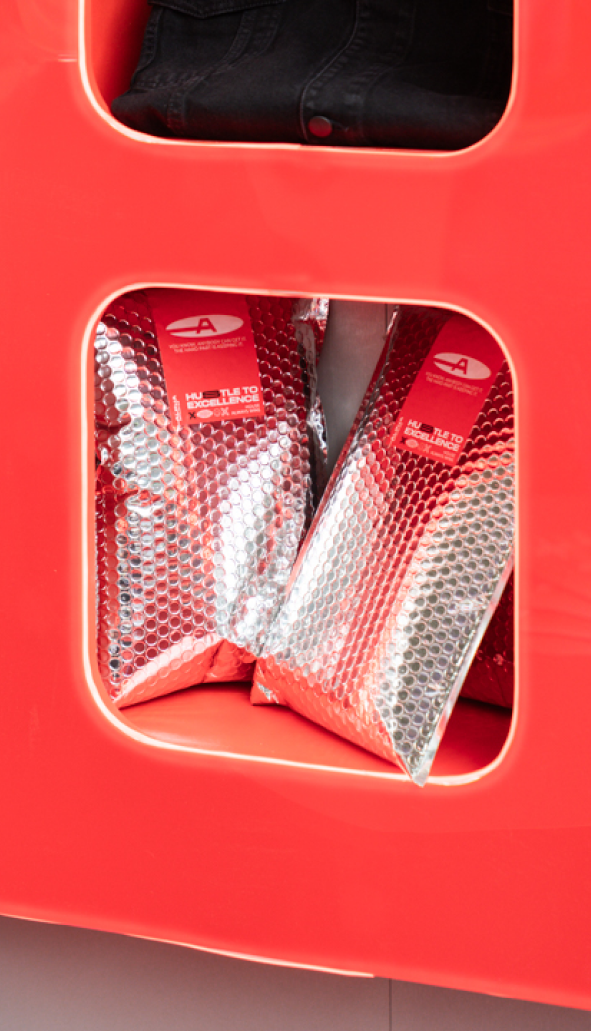 Company gift wrapping: bubble package