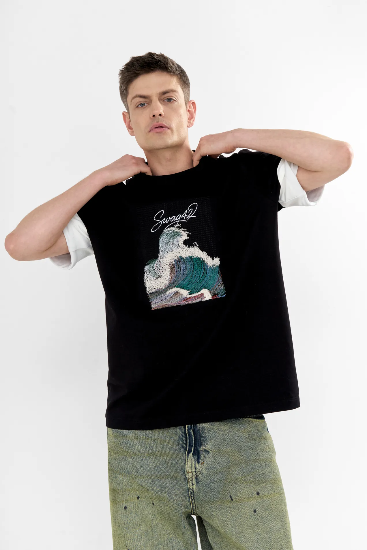 Rolled sleeve T-shirt position: 6