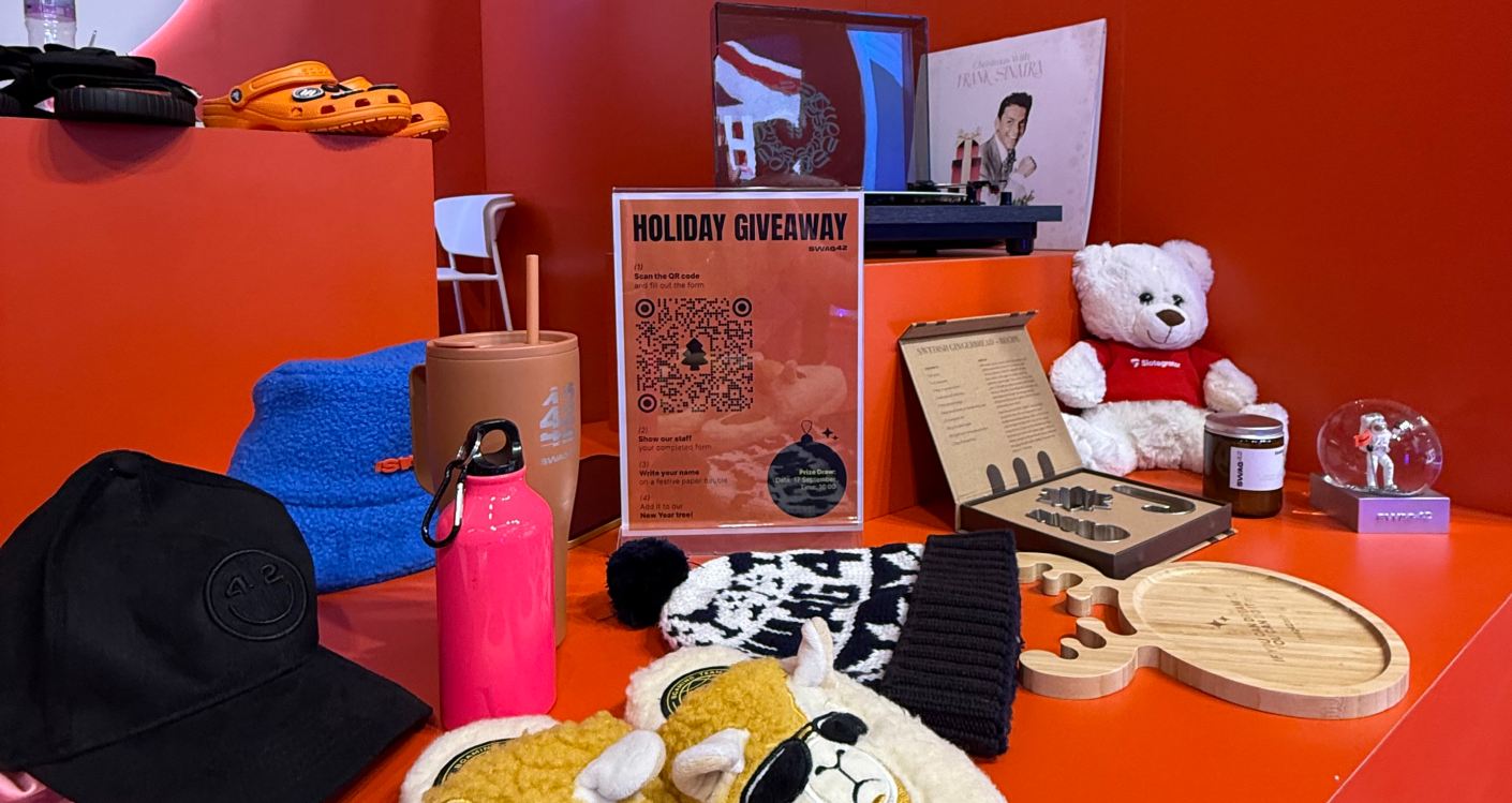 14 conference gifts that attendees actually use and why in 2026