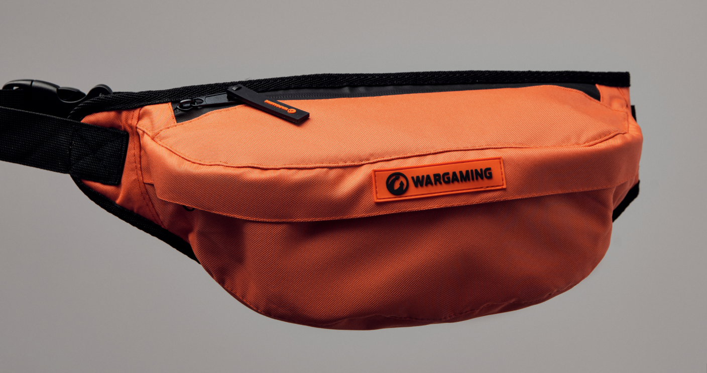 A waist bag made of waterproof Oxford fabric. 
