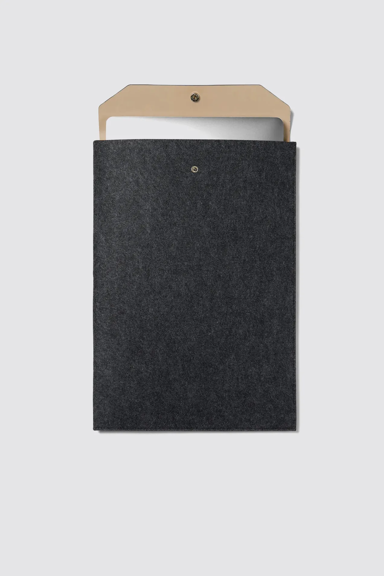 Recycled Felt Laptop sleeve / 17' position: 5